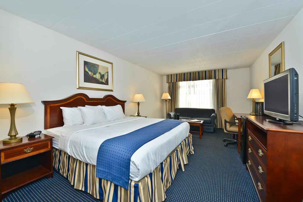 Clarion Hotel And Conference Center Harrisburg West Нью-Камберленд Экстерьер фото