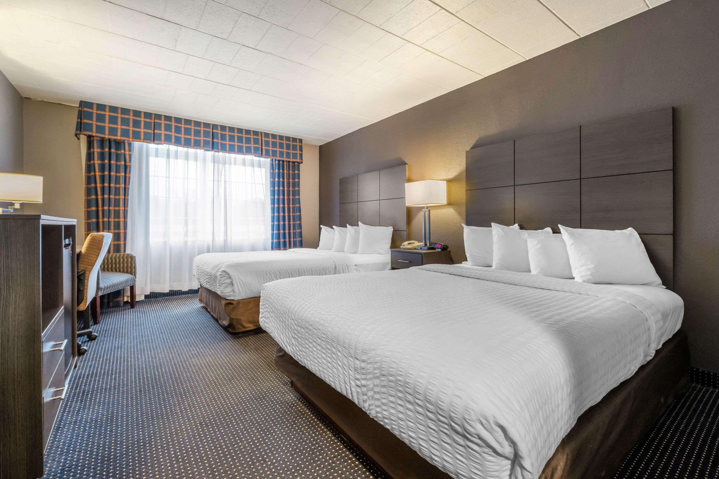 Clarion Hotel And Conference Center Harrisburg West Нью-Камберленд Экстерьер фото