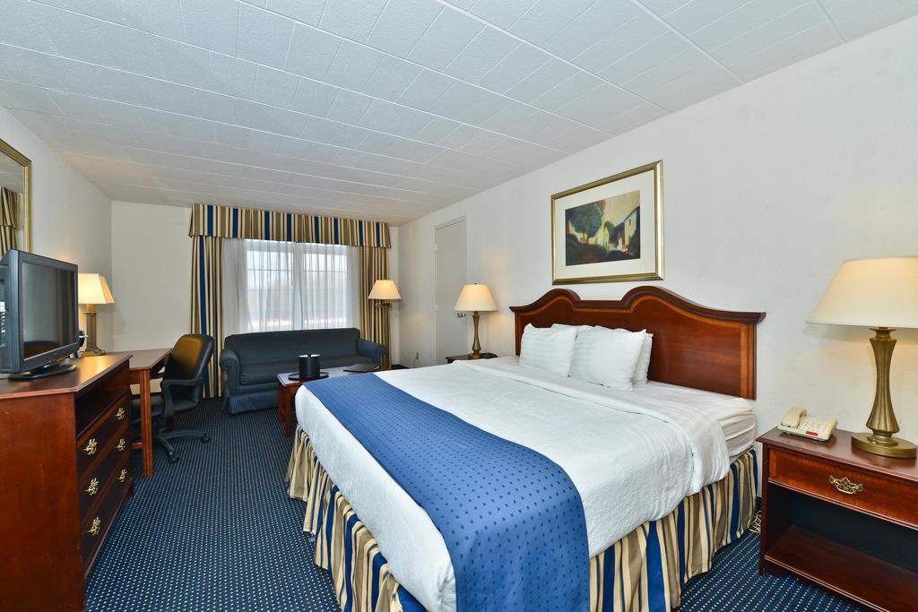 Clarion Hotel And Conference Center Harrisburg West Нью-Камберленд Экстерьер фото