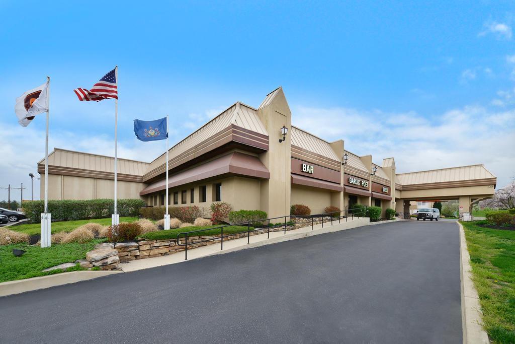 Clarion Hotel And Conference Center Harrisburg West Нью-Камберленд Экстерьер фото