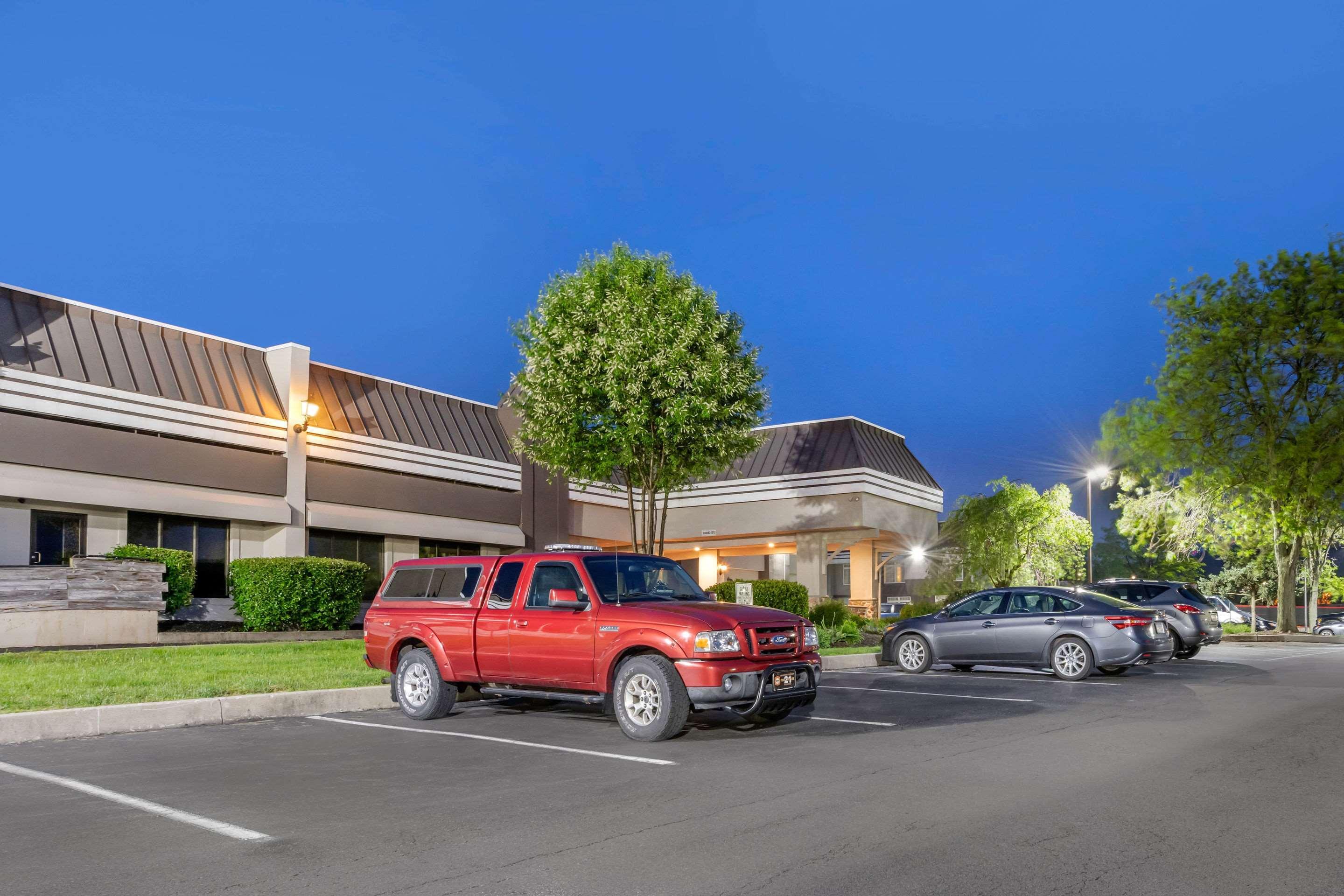 Clarion Hotel And Conference Center Harrisburg West Нью-Камберленд Экстерьер фото