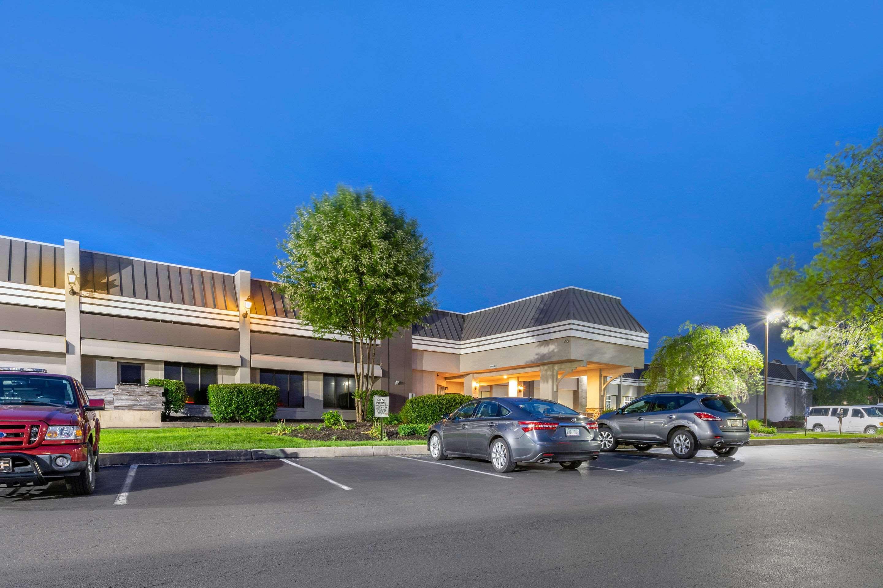 Clarion Hotel And Conference Center Harrisburg West Нью-Камберленд Экстерьер фото