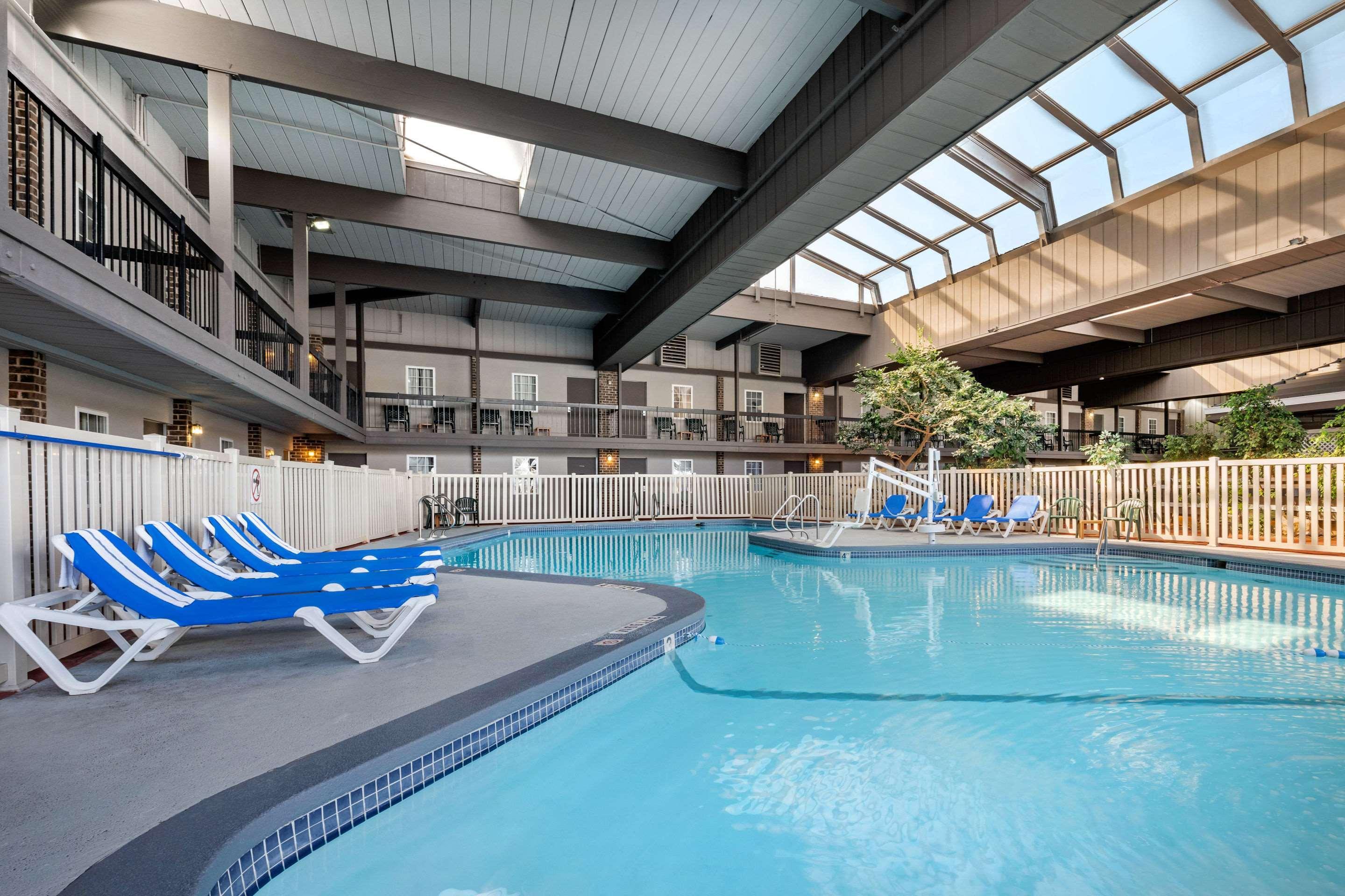 Clarion Hotel And Conference Center Harrisburg West Нью-Камберленд Экстерьер фото