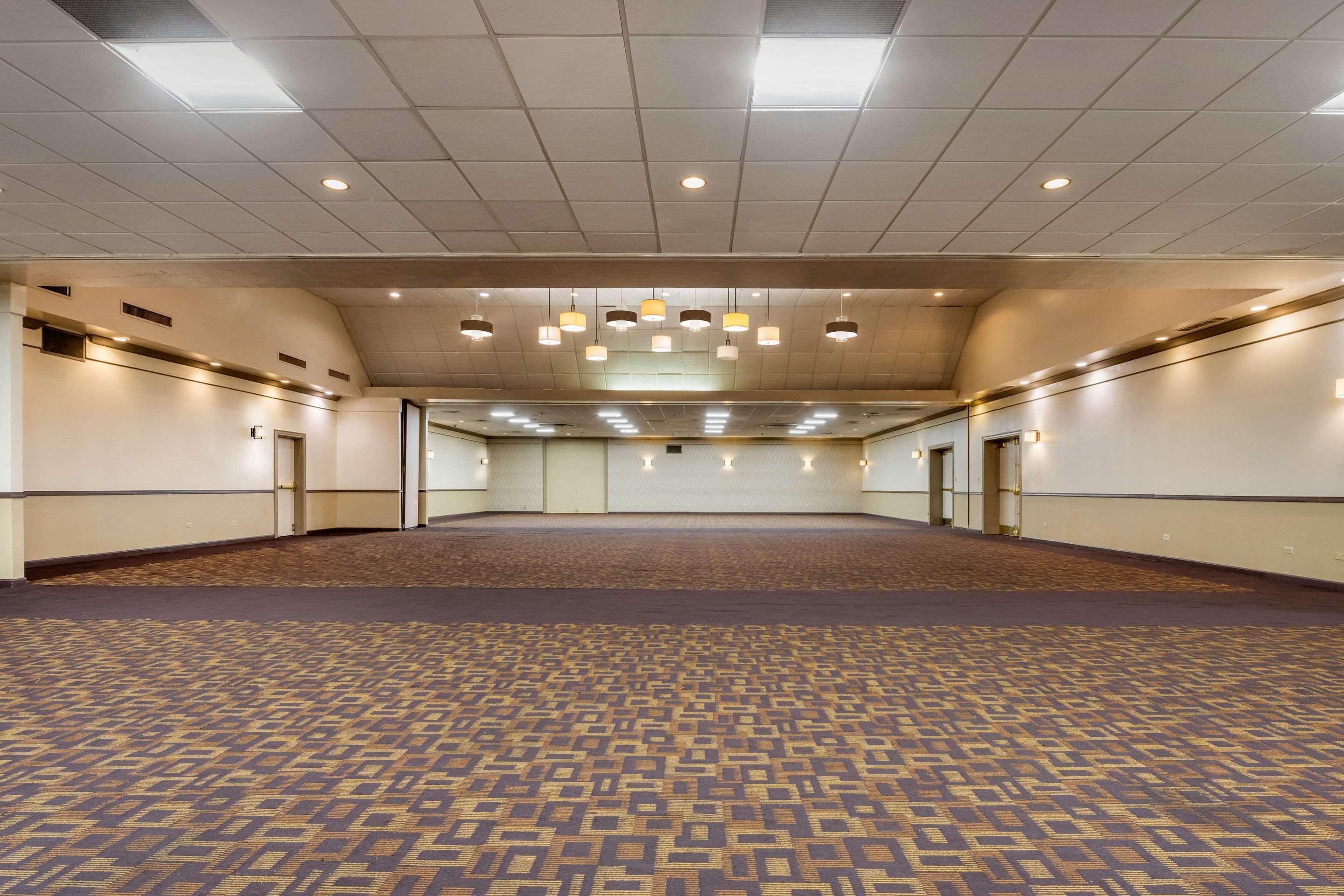 Clarion Hotel And Conference Center Harrisburg West Нью-Камберленд Экстерьер фото
